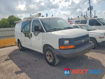 Czwarte zdjęcie samochodu z boku: 2013 CHEVROLET EXPRESS G2500 VIN:1GCWGFCA2D1903084 - miniatura