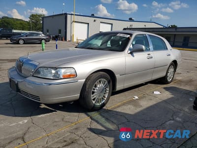 2011 LINCOLN TOWN CAR SIGNATURE LIMITED 2LNBL8CV9BX759123 - główne zdjęcie licytacji z USA - miniatura