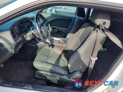 Zdjęcie 7 z 12 samochodu: 2017 DODGE CHALLENGER SXT VIN:2C3CDZAGXHH531896 - miniatura
