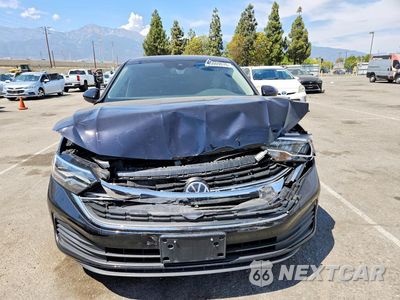 Piąte zdjęcie samochodu w środku: 2024 VOLKSWAGEN JETTA SE VIN:3VW7M7BU3RM035778 - miniatura