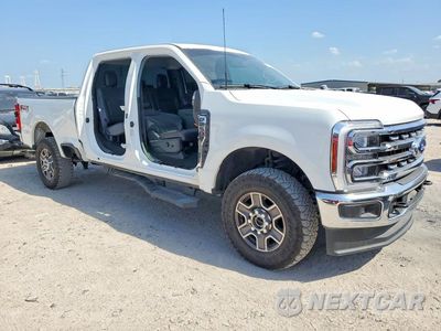 Czwarte zdjęcie samochodu z boku: 2025 FORD F250 SUPER DUTY VIN:1FT8W2BT2SED04747 - miniatura