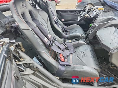 Zdjęcie 6 z 10 samochodu: 2018 CAN-AM MAVERICK X3 X RS TURBO R VIN:3JBVXAW45JK000252 - miniatura