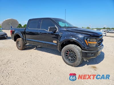 Czwarte zdjęcie samochodu z boku: 2024 FORD F150 XLT VIN:1FTFW3L58RFA73631 - miniatura
