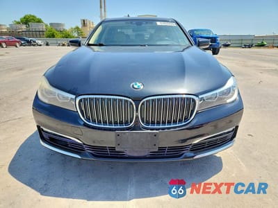 Piąte zdjęcie samochodu w środku: 2016 BMW 740 I VIN:WBA7E2C50GG503948 - miniatura