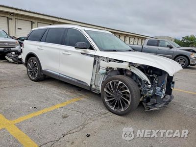 Czwarte zdjęcie samochodu z boku: 2020 LINCOLN AVIATOR RESERVE VIN:5LM5J7XC5LGL18552 - miniatura