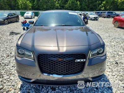 Piąte zdjęcie samochodu w środku: 2018 CHRYSLER 300 TOURING VIN:2C3CCARG1JH315806 - miniatura