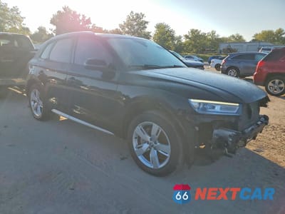 Czwarte zdjęcie samochodu z boku: 2018 AUDI Q5 PREMIUM VIN:WA1ANAFYXJ2003576 - miniatura
