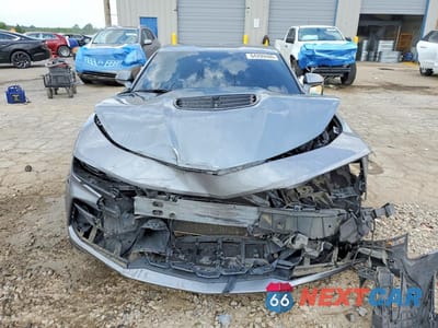 Piąte zdjęcie samochodu w środku: 2019 CHEVROLET CAMARO SS VIN:1G1FH1R76K0107204 - miniatura