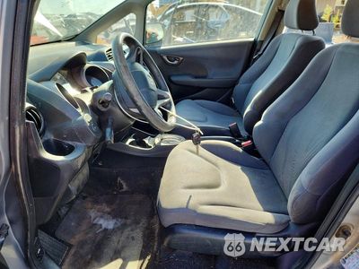Zdjęcie 7 z 12 samochodu: 2010 HONDA FIT VIN:JHMGE8H20AC005413 - miniatura