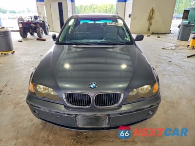 Piąte zdjęcie samochodu w środku: 2002 BMW 325 I VIN:WBAET37492NJ21457 - miniatura