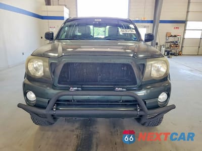 Piąte zdjęcie samochodu w środku: 2010 TOYOTA TACOMA V6 VIN:5TEUU4EN9AZ675316 - miniatura