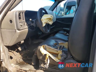 Zdjęcie 7 z 13 samochodu: 2003 CHEVROLET SILVERADO C3500 REFRIGERATED BOX TRUCK VIN:1GBJC34U43E189161 - miniatura
