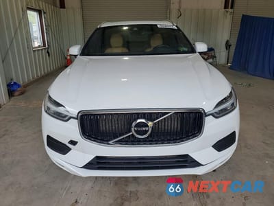 Piąte zdjęcie samochodu w środku: 2020 VOLVO XC60 T5 MOMENTUM VIN:YV4102RK7L1583232 - miniatura