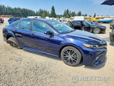 Czwarte zdjęcie samochodu z boku: 2022 TOYOTA CAMRY SE VIN:4T1G11BK7NU059901 - miniatura