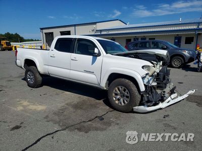Czwarte zdjęcie samochodu z boku: 2017 TOYOTA TACOMA SR5 V6 VIN:5TFDZ5BN6HX024643 - miniatura
