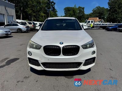 Piąte zdjęcie samochodu w środku: 2018 BMW X1 SDRIVE28I MSPT VIN:WBXHU7C33J5L09376 - miniatura