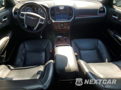 Zdjęcie 8 z 12 samochodu: 2014 CHRYSLER 300 VIN:2C3CCAAGXEH276117 - miniatura