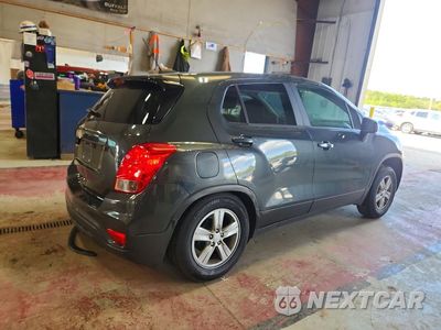 Trzecie zdjęcie samochodu z tyłu: 2020 CHEVROLET TRAX LS VIN:3GNCJKSB3LL192579 - miniatura