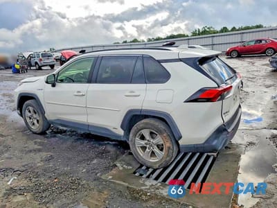 Drugie zdjęcie samochodu z przodu: 2021 TOYOTA RAV4 XLE VIN:JTMRWRFV5MD120808 - miniatura