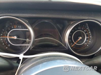 Zdjęcie 9 z 13 samochodu: 2020 JEEP WRANGLER UNLIMITED SAHARA VIN:1C4HJXEG6LW270799 - miniatura
