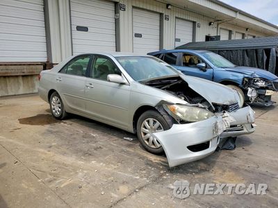 Czwarte zdjęcie samochodu z boku: 2005 TOYOTA CAMRY LE VIN:4T1BE32K75U957103 - miniatura