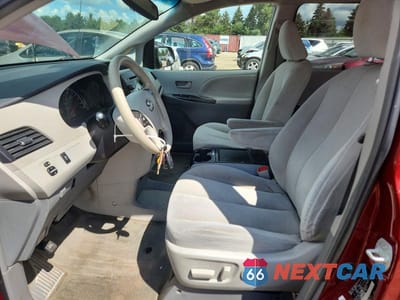 Zdjęcie 7 z 13 samochodu: 2014 TOYOTA SIENNA LE VIN:5TDKK3DC9ES516807 - miniatura