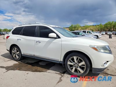 Czwarte zdjęcie samochodu z boku: 2013 NISSAN PATHFINDER S VIN:5N1AR2MM8DC634563 - miniatura