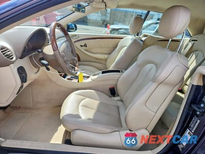 Zdjęcie 7 z 12 samochodu: 2009 MERCEDES-BENZ CLK 350 VIN:WDBTK56F59T107474 - miniatura