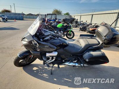 Trzecie zdjęcie samochodu z tyłu: 2014 HONDA CTX1300 A VIN:JH2SC7457EK000434 - miniatura