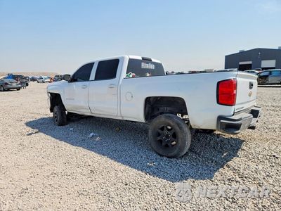 Drugie zdjęcie samochodu z przodu: 2018 CHEVROLET SILVERADO K1500 LT VIN:1GCUKREC0JF250100 - miniatura