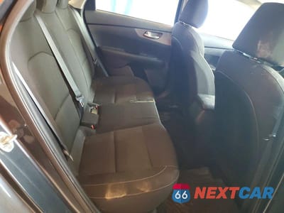 Zdjęcie 10 z 12 samochodu: 2019 KIA FORTE LXS VIN:3KPF24AD1KE086801 - miniatura