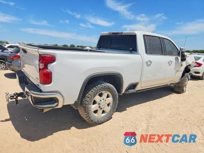 Trzecie zdjęcie samochodu z tyłu: 2023 CHEVROLET SILVERADO K2500 HEAVY DUTY LTZ VIN:1GC4YPEY4PF124927 - miniatura