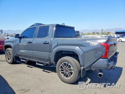 Drugie zdjęcie samochodu z przodu: 2025 TOYOTA TACOMA TRD SPORT VIN:3TMKB5FN4SM037961 - miniatura