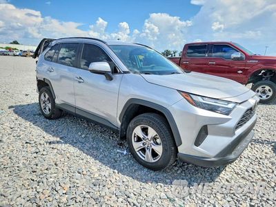 Czwarte zdjęcie samochodu z boku: 2024 TOYOTA RAV4 XLE VIN:2T3W1RFVXRC293172 - miniatura