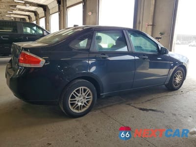 Trzecie zdjęcie samochodu z tyłu: 2010 FORD FOCUS SE VIN:1FAHP3FN0AW248658 - miniatura
