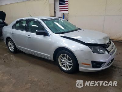 Czwarte zdjęcie samochodu z boku: 2012 FORD FUSION S VIN:3FAHP0GA5CR351705 - miniatura