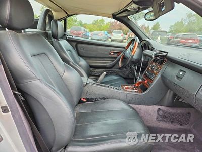 Zdjęcie 10 z 12 samochodu: 2001 MERCEDES-BENZ SLK 320 VIN:WDBKK65F41F195407 - miniatura