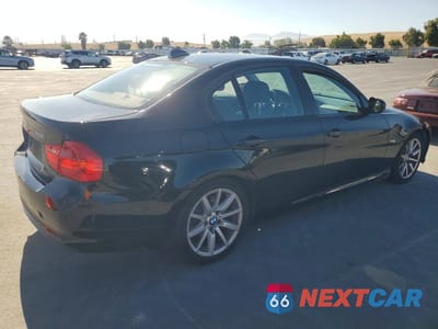 Trzecie zdjęcie samochodu z tyłu: 2010 BMW 328 I SULEV VIN:WBAPH5G56ANM69925 - miniatura