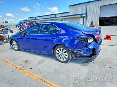 Drugie zdjęcie samochodu z przodu: 2018 TOYOTA CAMRY LE VIN:4T1B11HK8JU583800 - miniatura