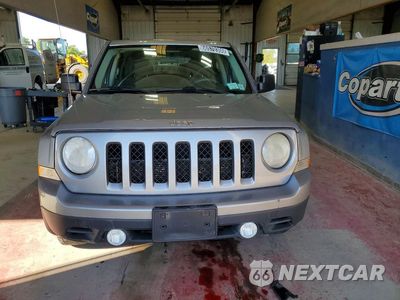 Piąte zdjęcie samochodu w środku: 2014 JEEP PATRIOT SPORT VIN:1C4NJPBBXED912483 - miniatura