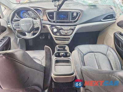 Zdjęcie 8 z 13 samochodu: 2018 CHRYSLER PACIFICA TOURING L VIN:2C4RC1BG1JR182748 - miniatura