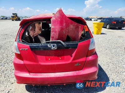 Zdjęcie 6 z 12 samochodu: 2010 HONDA FIT SPORT VIN:JHMGE8H47AC038040 - miniatura