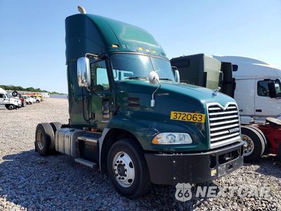 Czwarte zdjęcie samochodu z boku: 2018 MACK CXU612 SEMI TRUCK VIN:1M1AW01X5JM010693 - miniatura