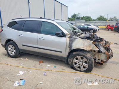 Czwarte zdjęcie samochodu z boku: 2015 CHEVROLET TRAVERSE LS VIN:1GNKVFED9FJ171106 - miniatura