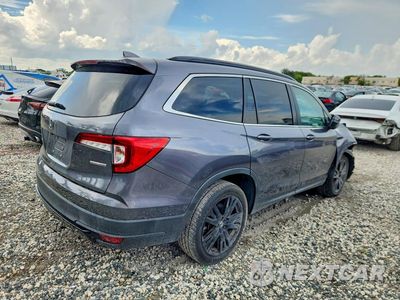 Trzecie zdjęcie samochodu z tyłu: 2021 HONDA PILOT SE VIN:5FNYF5H23MB010596 - miniatura