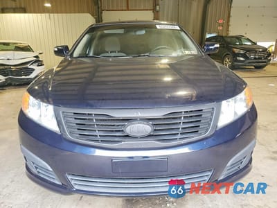 Piąte zdjęcie samochodu w środku: 2010 KIA OPTIMA LX VIN:KNAGG4A83A5414932 - miniatura