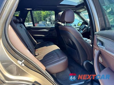 Zdjęcie 9 z 12 samochodu: 2018 BMW X5 XDRIVE50I VIN:5UXKR6C58J0U15446 - miniatura