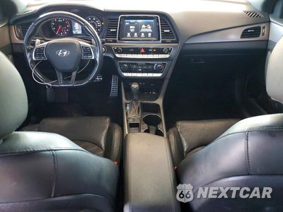Zdjęcie 8 z 12 samochodu: 2018 HYUNDAI SONATA SPORT VIN:5NPE34AF7JH684881 - miniatura