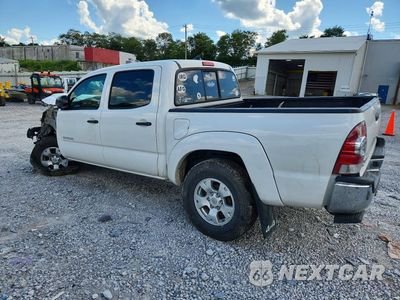 Drugie zdjęcie samochodu z przodu: 2015 TOYOTA TACOMA V6 VIN:3TMLU4EN5FM182880 - miniatura