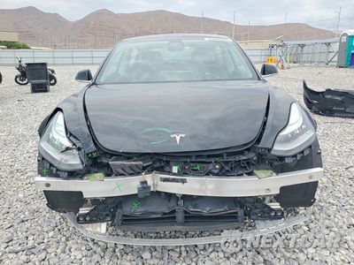 Piąte zdjęcie samochodu w środku: 2018 TESLA MODEL 3 VIN:5YJ3E1EAXJF042216 - miniatura
